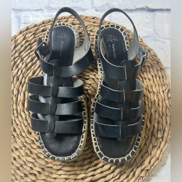 Black Open Toe Fisherman Sandals with Woven Sole. Size 8 1/2 - Picture 2 of 6